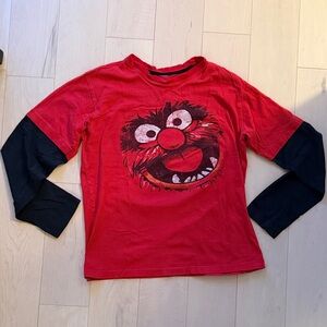 Red and Black “Animal” from The Muppets Large Kids Shirt with Graphic Design